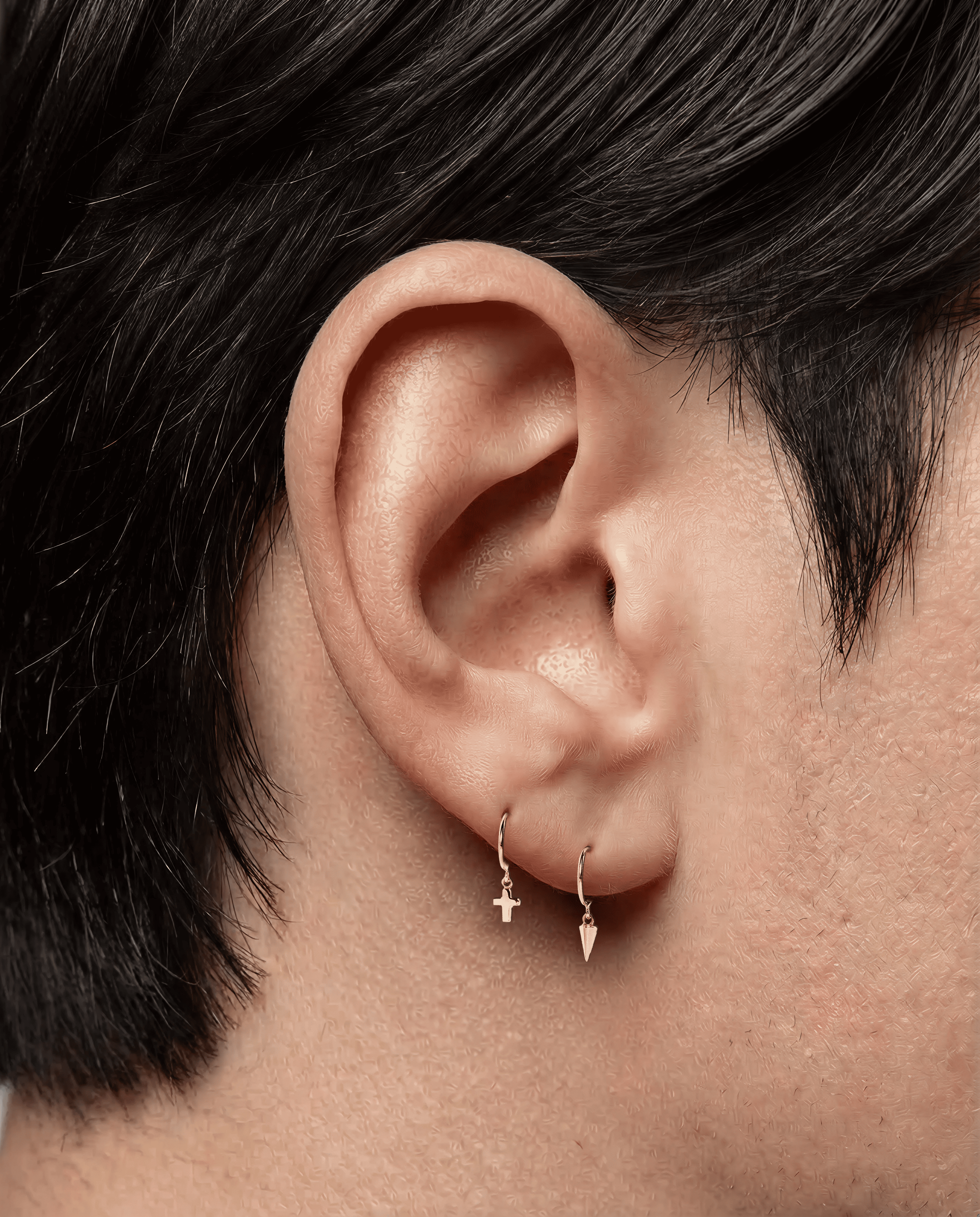 The Cone - 18K yellow gold hoop earrings and a cone charm